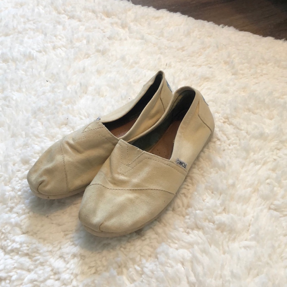 Toms size 6M